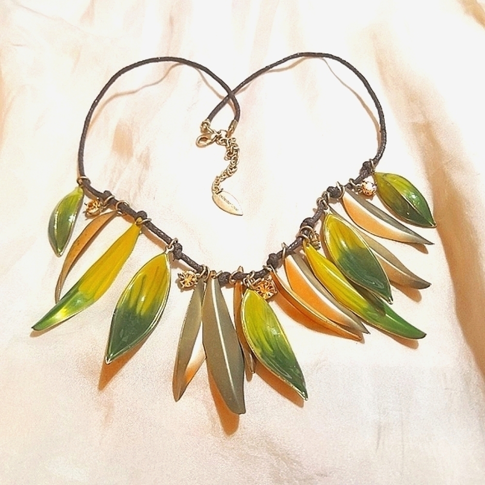 New COLDWATER Creek Enamel Leaves Crystals Necklace